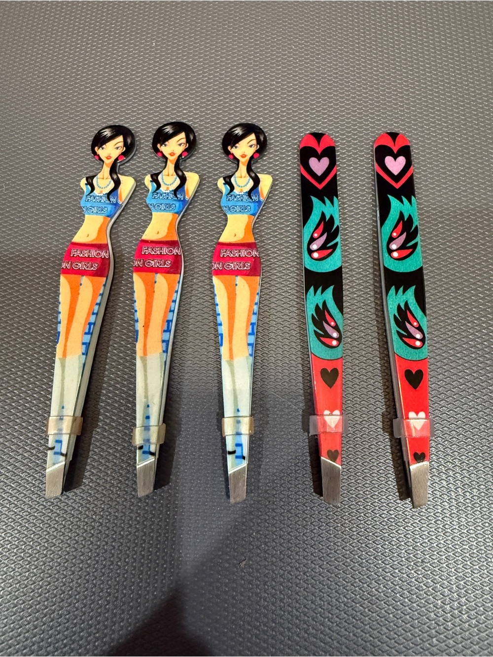 Women Swim Blue & Red Patterned Bikini-Inspired Tweezers Set